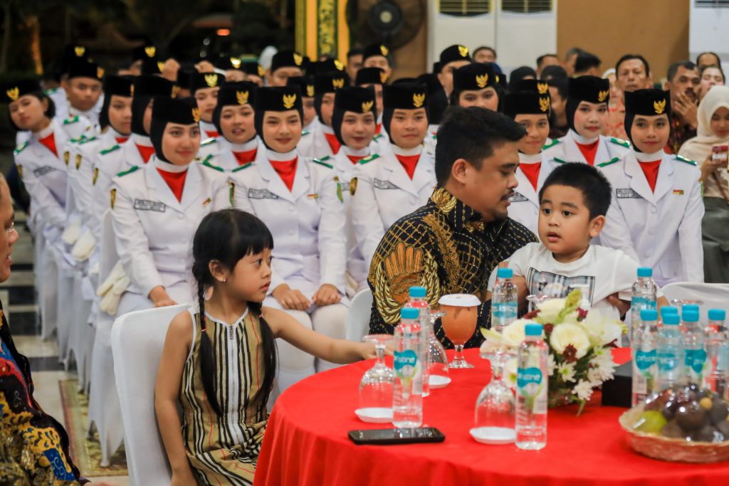 paskibraka Kota Medan Dijamu Bobby Nasution Makan Malam