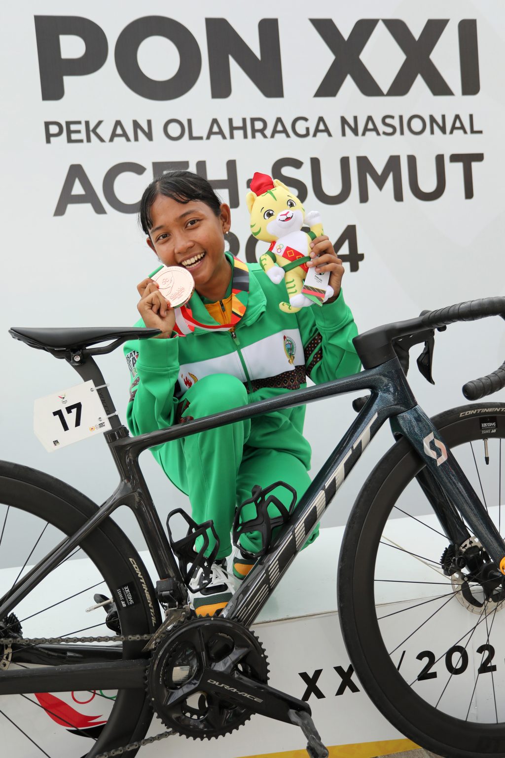 Anak Tukang Bengkel Sepeda Raih Perunggu di Cabor Road Race Jarak Pendek