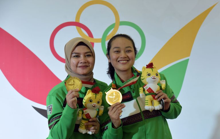 Atlet Boling Ganda Putri Sumut Sabet Medali Emas Pertama