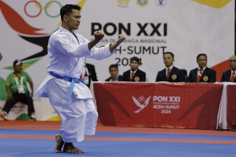 Karateka NTB Kalahkan Jabar di Final Nomor Kata Perorangan Putra