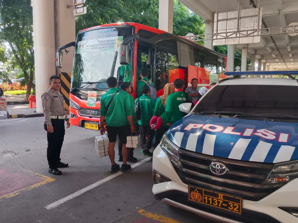 Satlantas Polres Langkat Kawal Rombongan Kontingen PON XXI Cabor Sambo