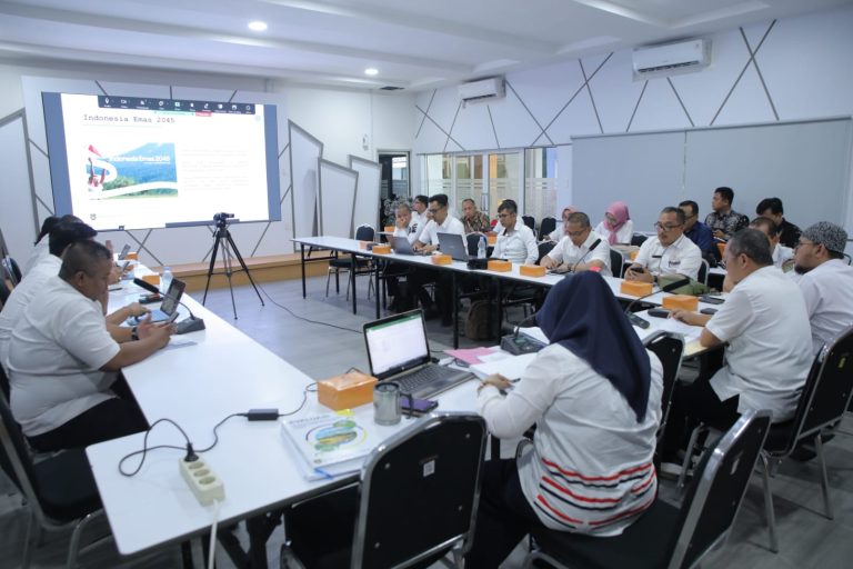 Supriyanto dan Tim Hadiri Rapat Evaluasi RPJPD Asahan