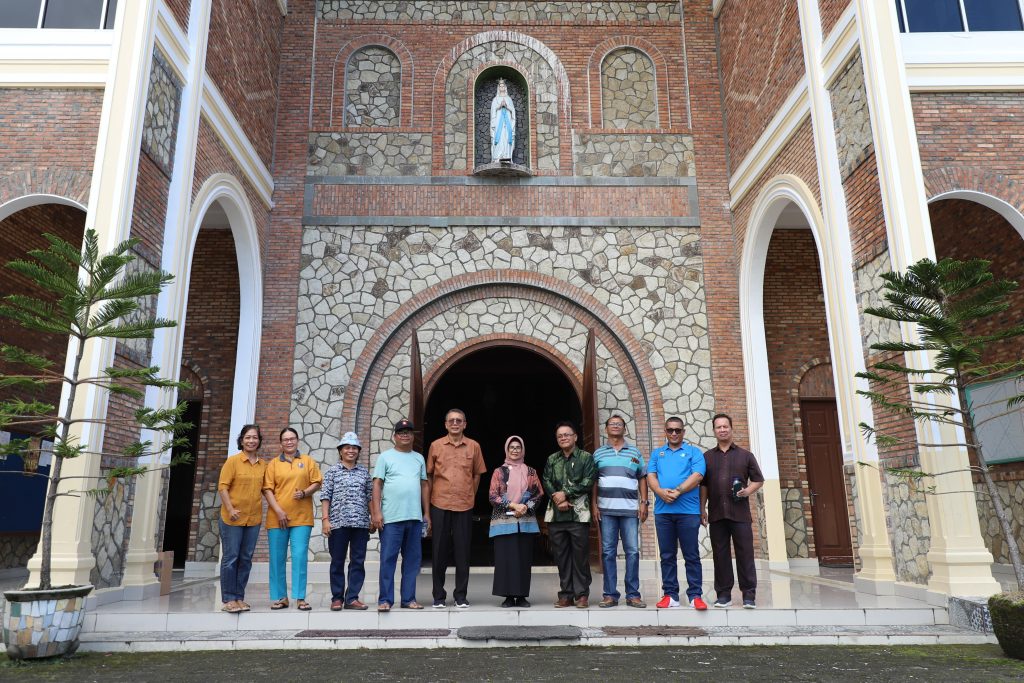 Walkot Susanti Kunjungi Sejumlah Rumah Ibadah di Kota Siantar