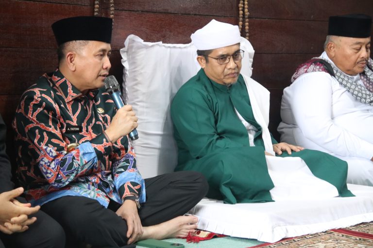 Agus Fatoni Silaturahmi dan Berziarah ke Makam Tuan Guru Besilam