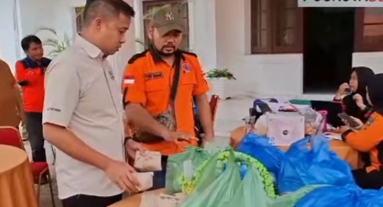 Dapur Umum Terus Beroperasi di tebing tinggi