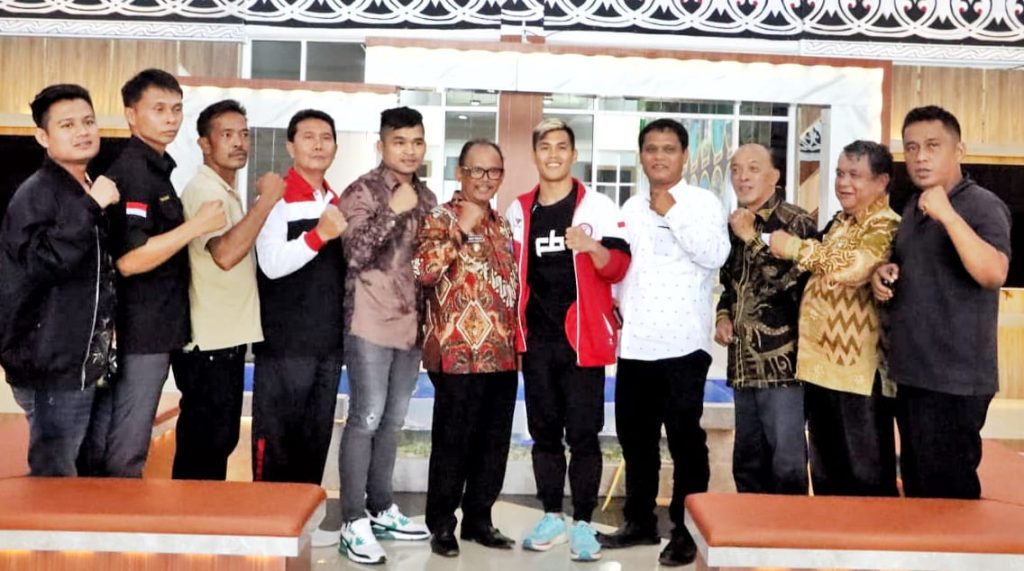 Plt Bupati Simalungun Berangkatan Atlet MMA Bertarung Ke Cina