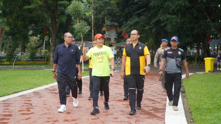 Power Fit Party di Alun-alun Stabat