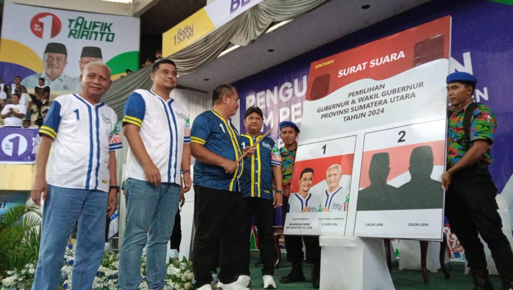 Ribuan Warga Asahan Sambut Kehadiran Bobby-Surya dan Taufik-Rianto