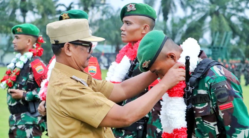 Zonny Waldi Sambut Kepulangan Satgas Pamtas Yonif 122TS Usai Bertugas di Papua