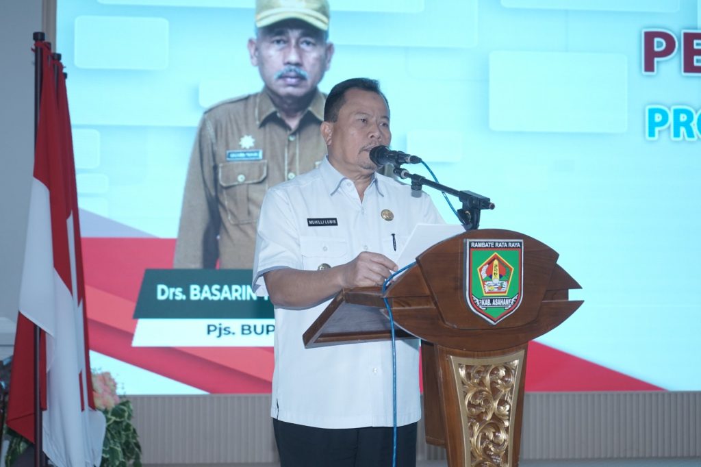 Pemkab Asahan Serahkan Beasiswa Bagi Mahasiswa Berprestasi