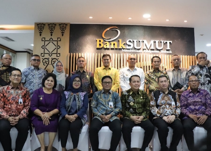 Pj Gubsu Agus Fatoni Pimpin RUPS LB PT Bank Sumut