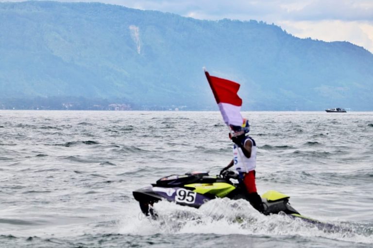 Plt Bupati Simalungun Promosikan Danau Toba Saat Event Aquabike Jetski 2024