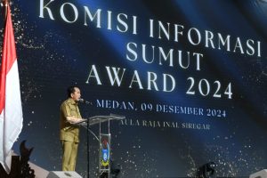 Pj Gubernur Sumut Terima Penghargaan Kategori Achievment Motivation Person