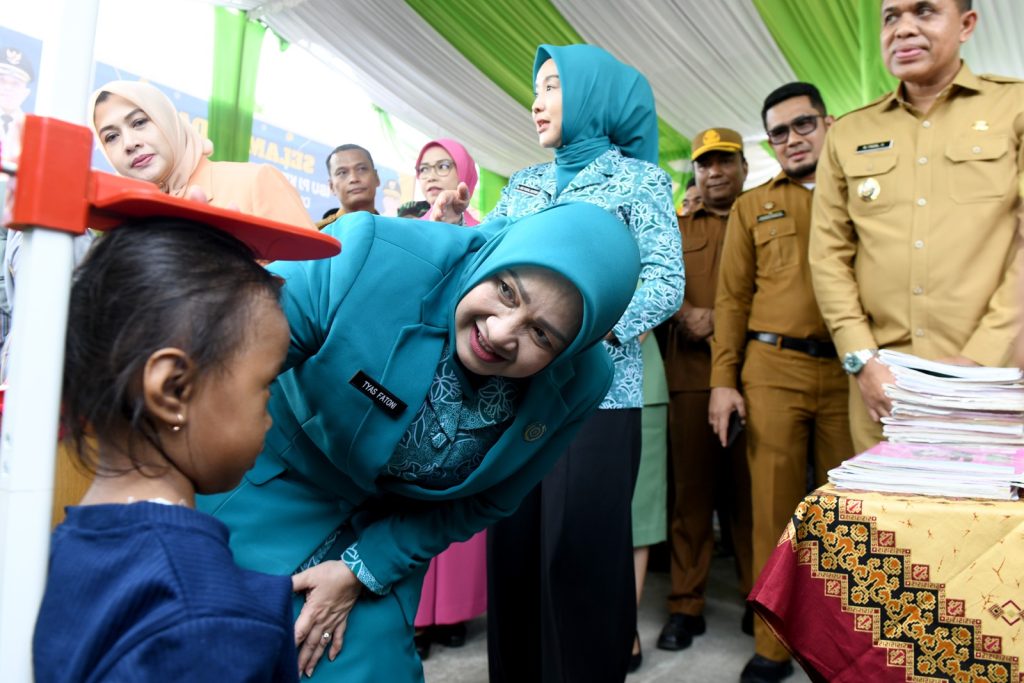 Tyas Fatoni Kunjungi Dua Prosyandu di Langkat