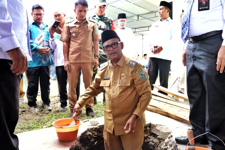 Wakil Bupati Simalungun Letakan Batu Pertama Pembangunan Masjid Al Barakah