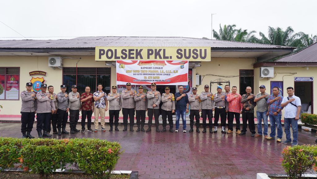 Kunjungan Kerja Kapolres dan Ketua Bhayangkari Cabang Polres Langkat ke Polsek Pangkalan susu