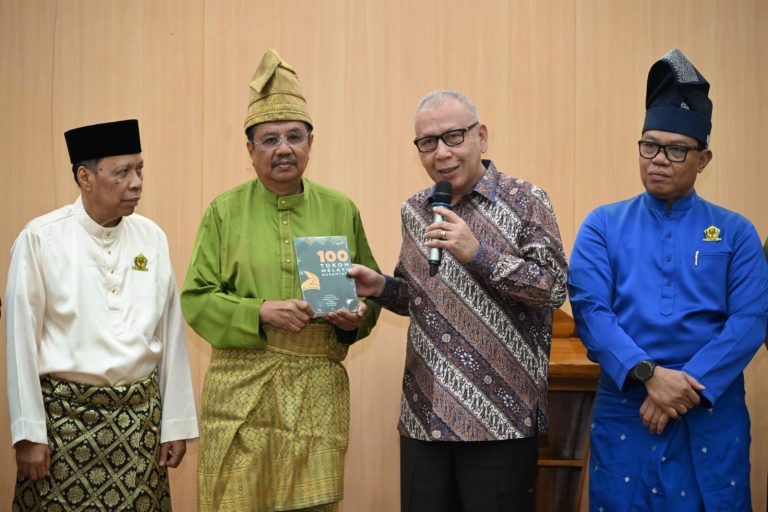 Pj Sekdaprov Sumut Harapkan Buku '100 Tokoh Melayu Nusantara'