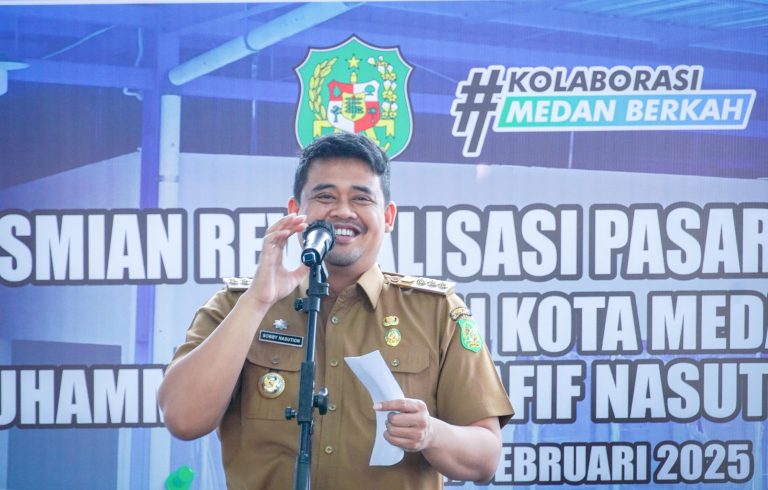 Bobby Nasution Resmikan Revitalisasi Pasar Simalingkar
