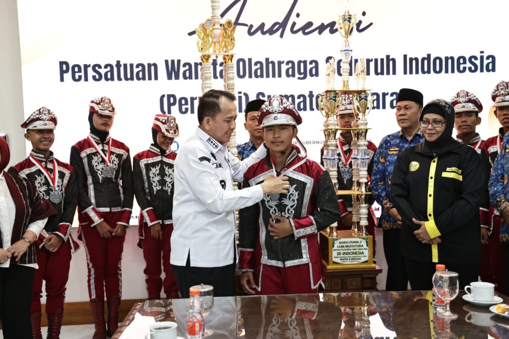 Fatoni Apresiasi Tim Paskibra MAPN 4 Medan Binaan Perwosi Sumut