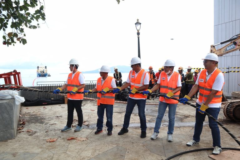 Kabel bawah laut Singapura ke Pantai Barat Amerika Utara berhasil mendarat di Manado