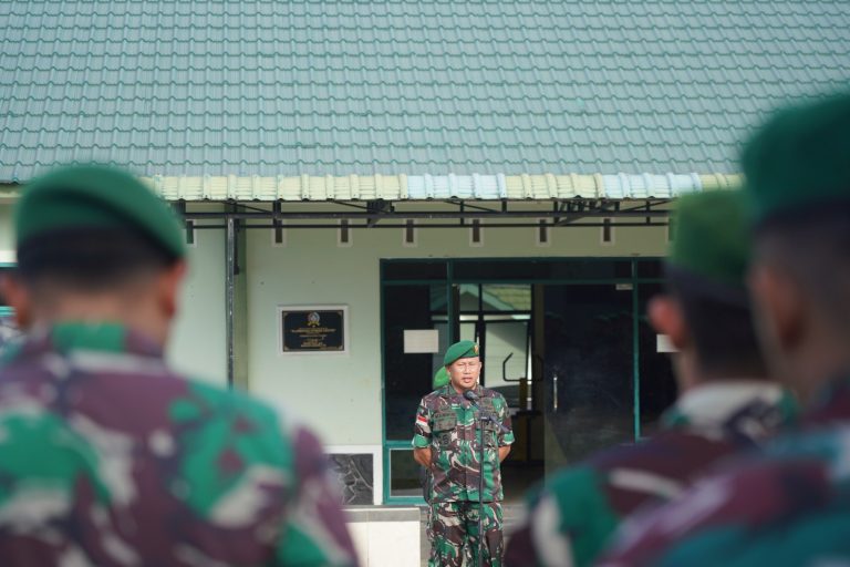 Kasrem 121Abw Kolonel Inf M. Isnaeni Beri Arahan pada Prajurit