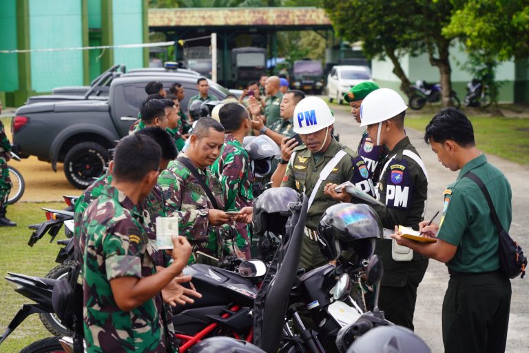Korem 121Abw Gelar Pemeriksaan Kelengkapan Kendaraan Dinas dan Pribadi Personel