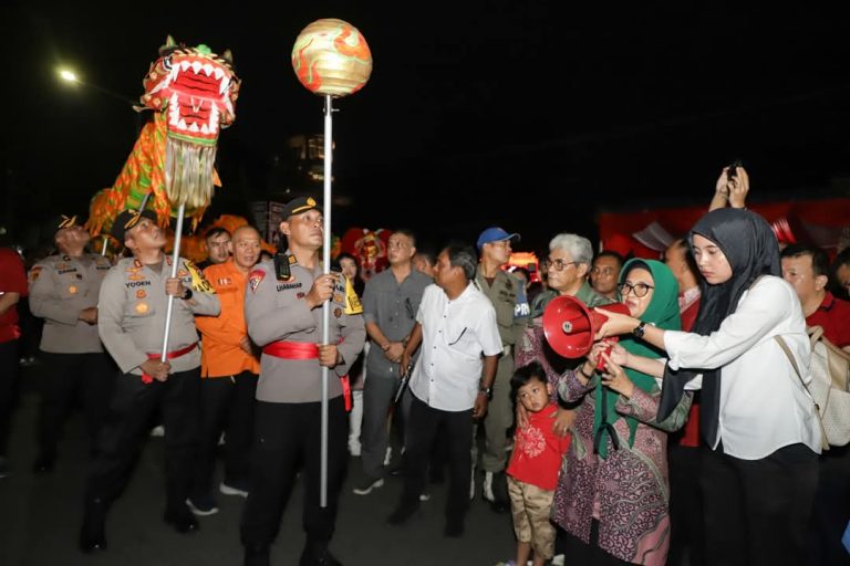 Perayaan Cap Go Meh, dr Susanti Lepas Pawai Barongsai dan Naga Liong