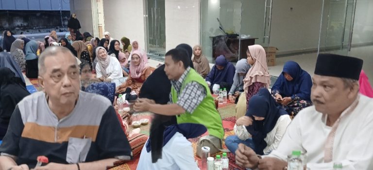 Buka Puasa Bersama Ramadan Hari Pertama di Masjid Agung Medan
