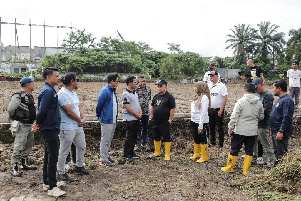 Pejabat Pemko Siantar Tinjau Revitalisasi Stadion Sang Naualuh