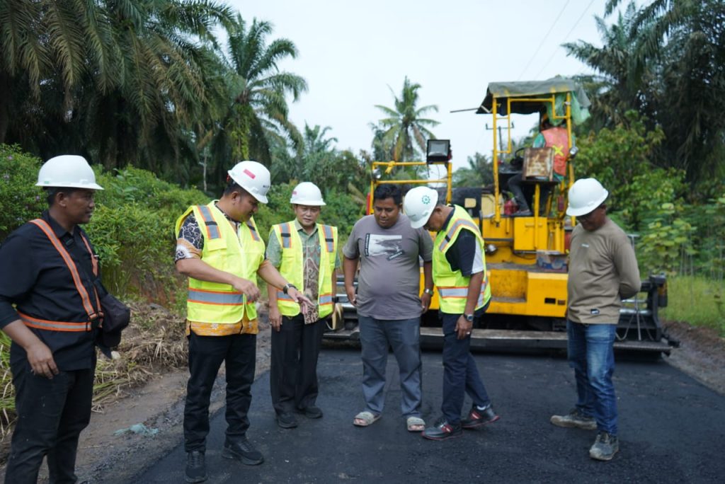 Wabup Asahan Tinjau Pelaksanaan Peningkatan Infrastruktur Jalan