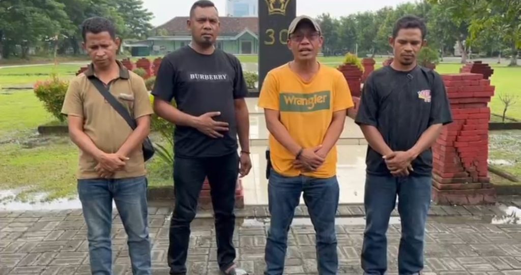 Aksi Perampasan di Komplek Militer