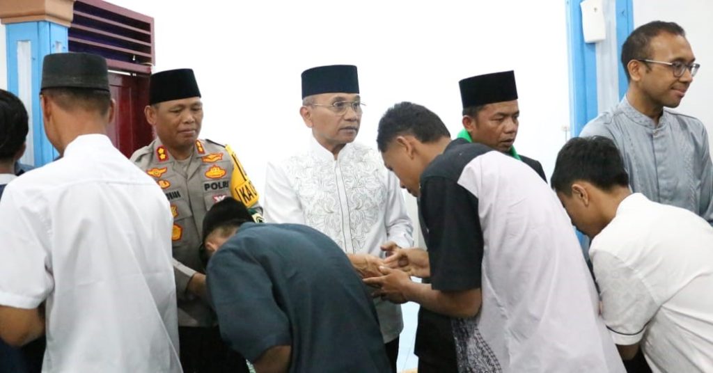 Bupati Simalungun Laksanakan Sholat Id di Masjid Ilham Sigundaba