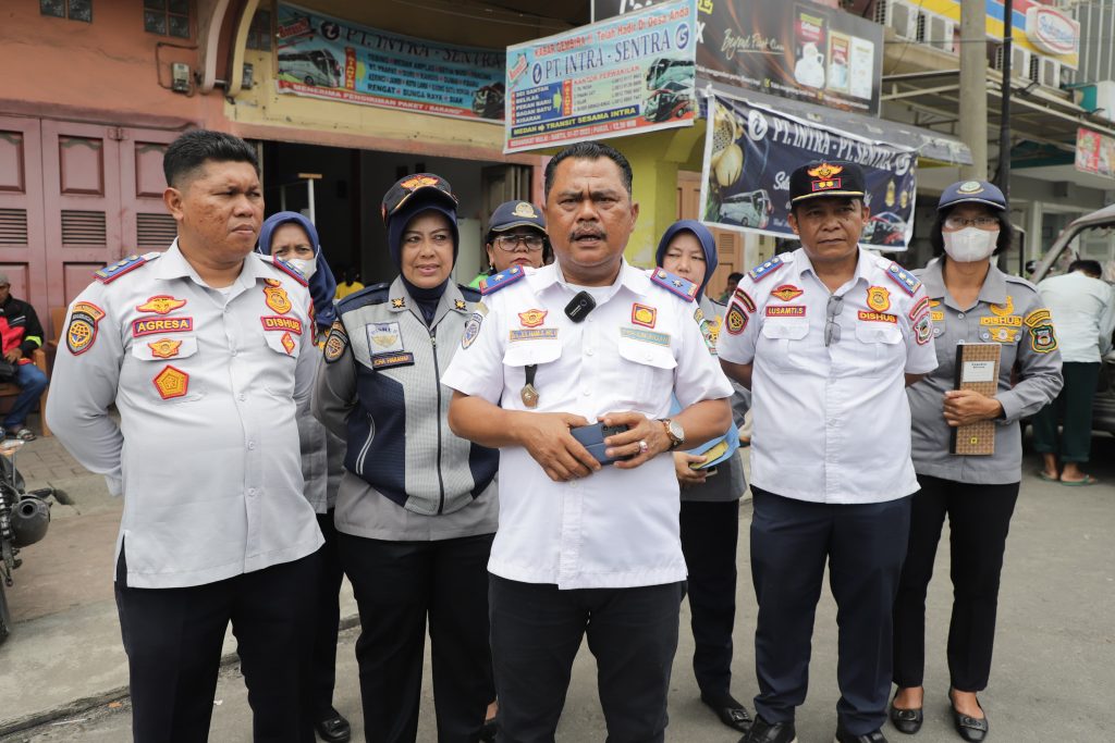 Kadishub Siantar Himbau dan Surati Pengusaha Bus