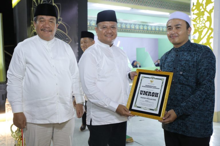 Pemenang MTQN ke-56 Tingkat Kabupaten Asahan di Berikan Biaya Umroh