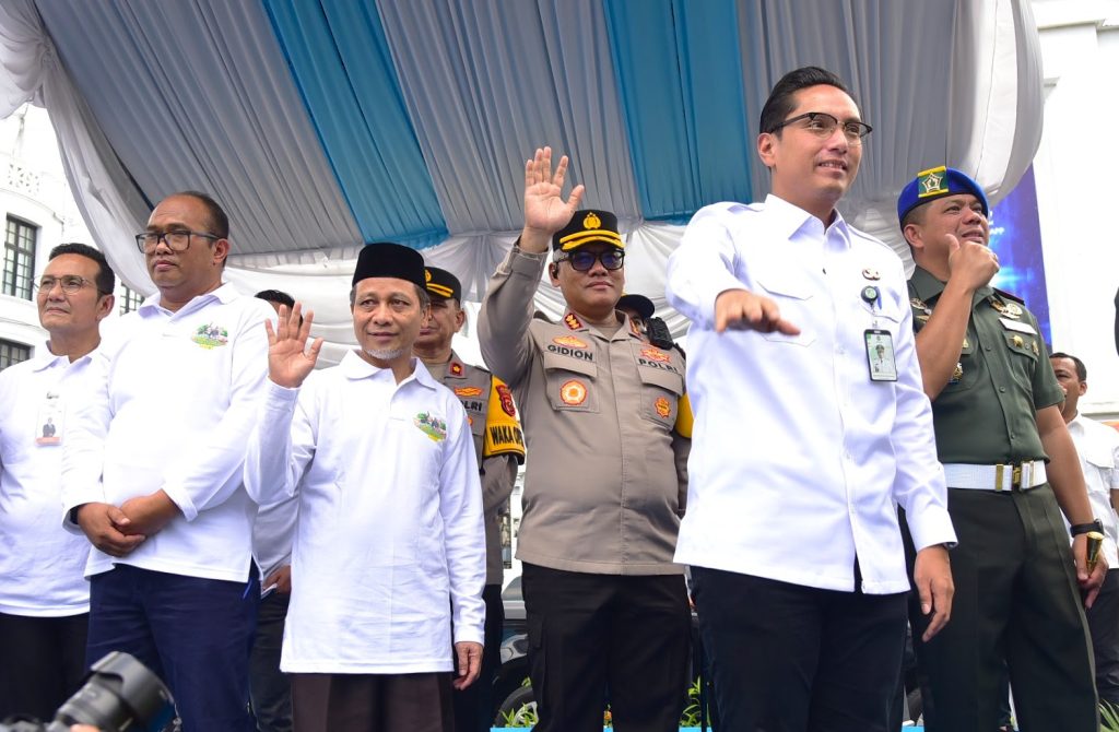 Wakil Ketua DPRD Kota Medan Menghadiri Acara Pemberangkatan Peserta Mudik Bareng Pemko Medan