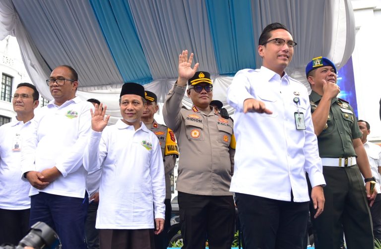 Wakil Ketua DPRD Kota Medan Menghadiri Acara Pemberangkatan Peserta Mudik Bareng Pemko Medan