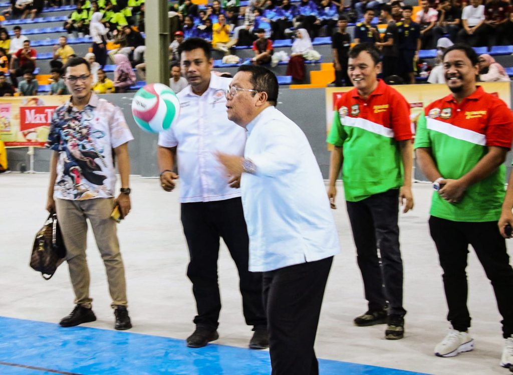 Walkot Wesly Buka Kejuaraan Bola Voly Tingkat Pelajar se-Sumut