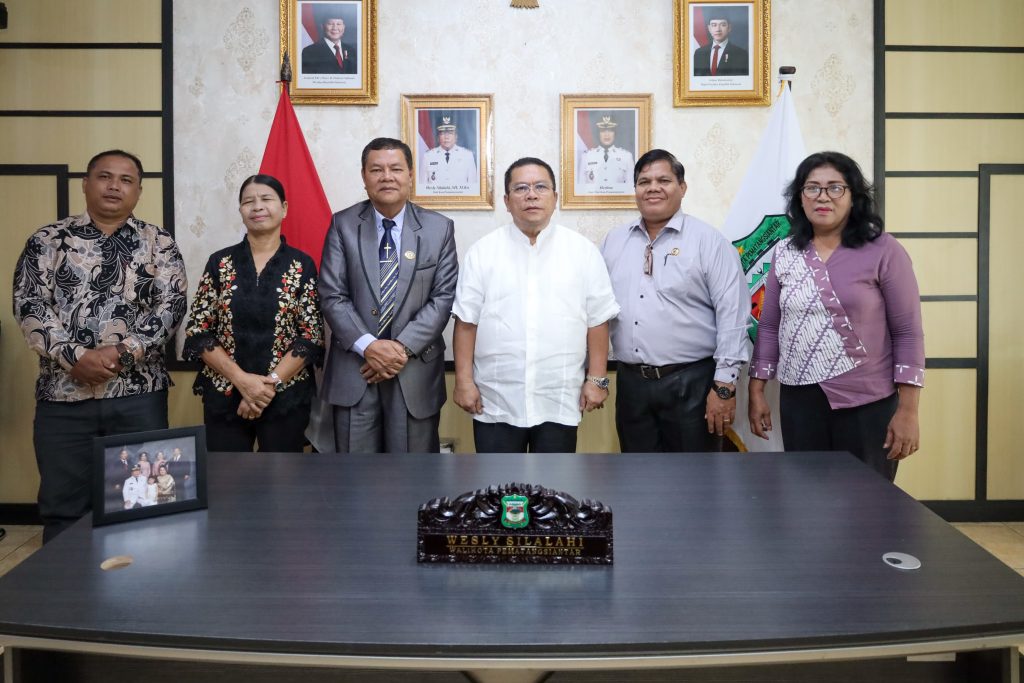 Walkot Wesly Terima Audiensi Sekjen GPdI Pdt Kartono Pasaribu
