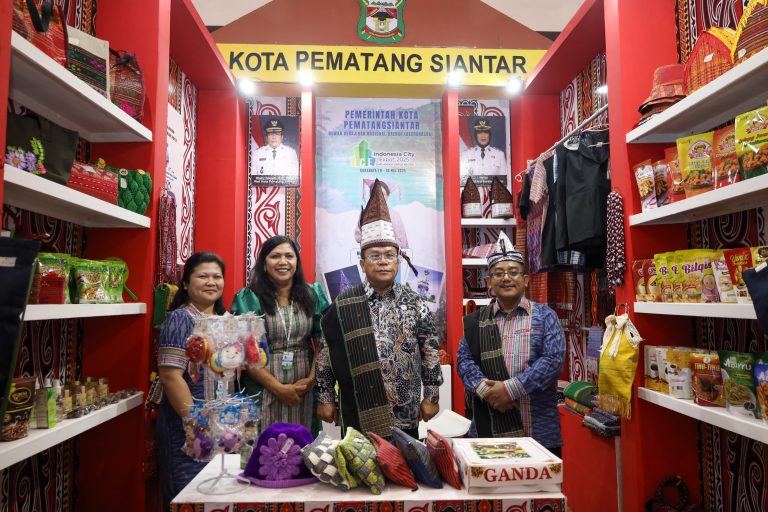 Walkot Wesly Ikuti Pembukaan Munas VII APEKSI di Surabaya