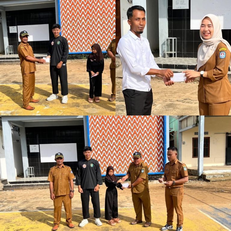 Atlet Pencak Silat Asal Sungai Deras Terima Bonus dari Pemerintah Desa