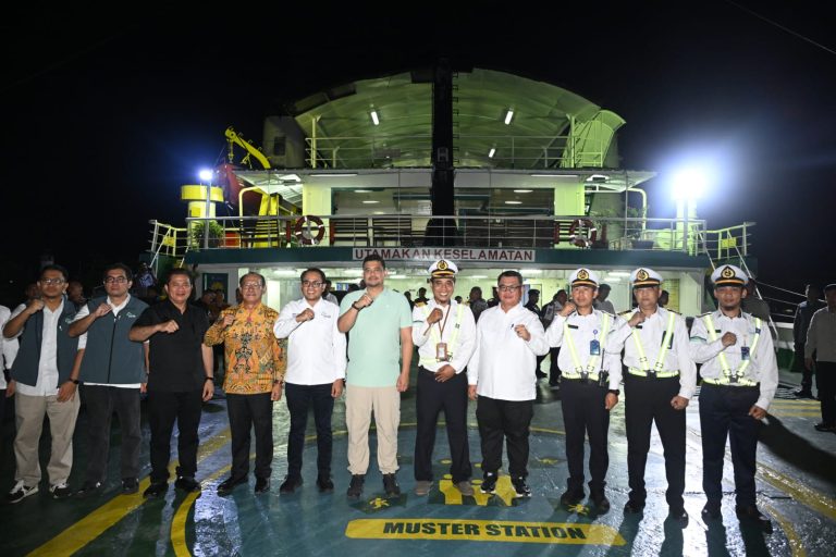 Bobby Nasution Lepas Pelayaran Perdana KMP Jatra II Gunungsitoli-Sibolga