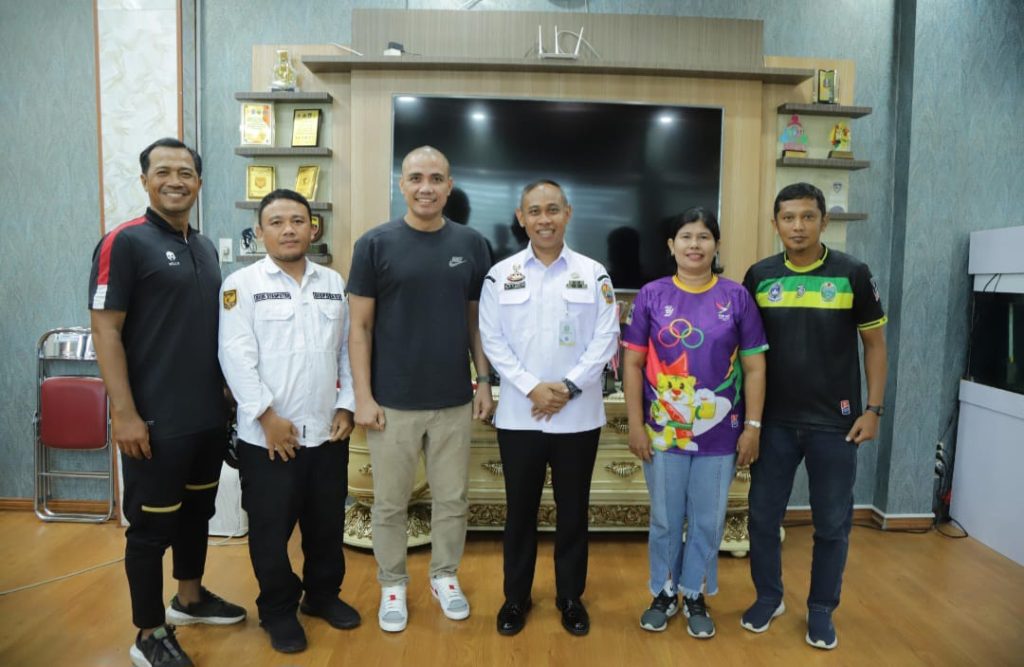 Ipunk Ajak Sahari Gultom Sang Legenda Sepakbola