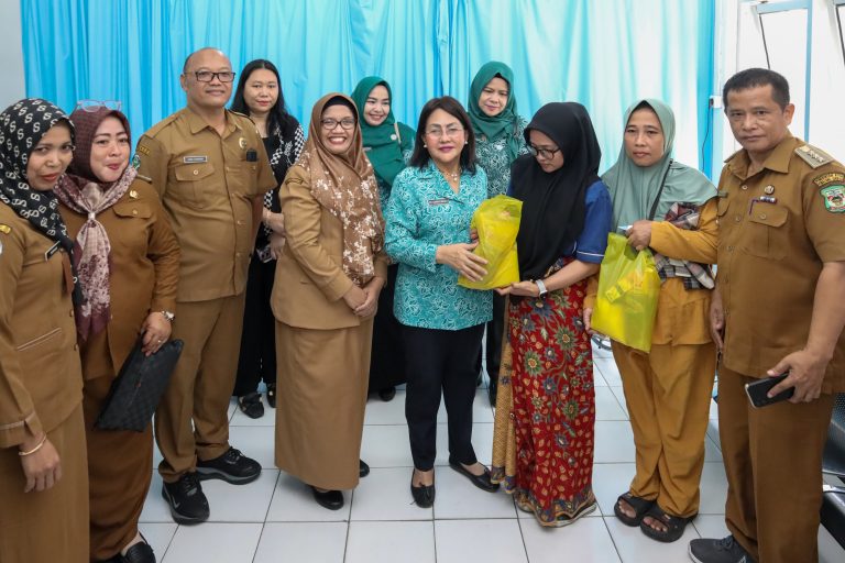 Ketua TP PKK Siantar Tinjau Pelaksanaan Inspeksi IVA di UPTD Puskemas