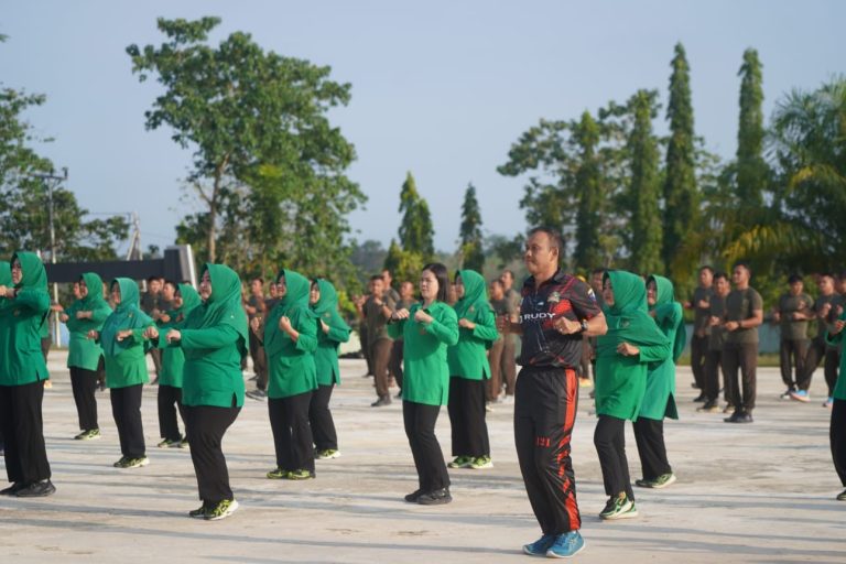 Senam Bersama Prajurit dan Persit Korem 121Abw