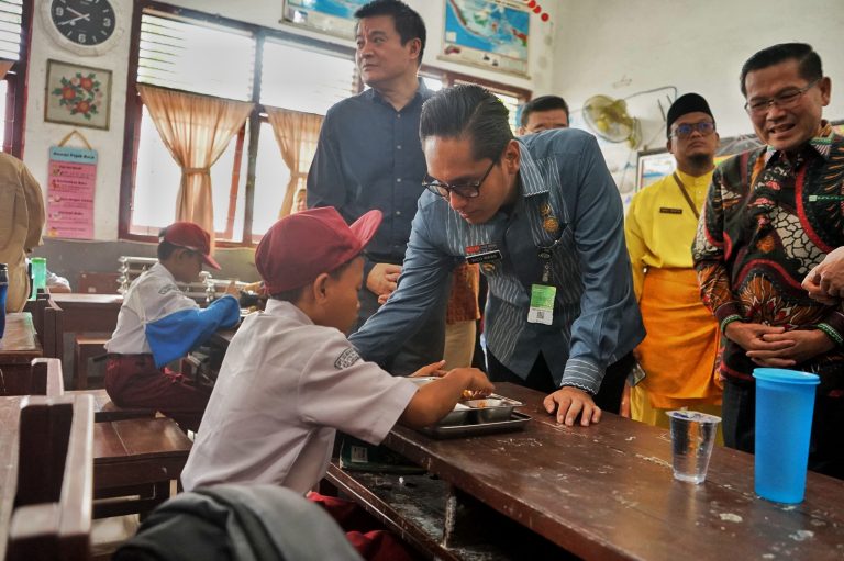 Wali Kota Medan dan Duta Besar Tiongkok Tinjau Pemberian MBG