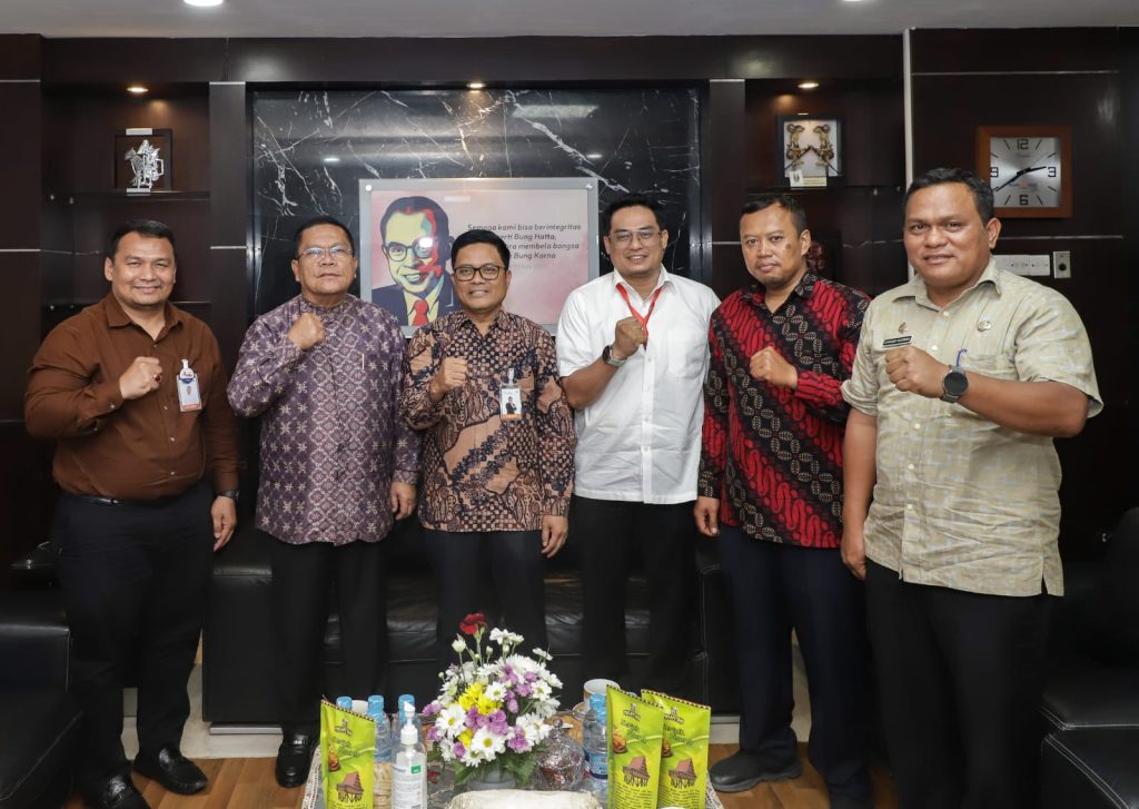 Walkot Wesly Bersama OPD Bertemu Dirut Bank Sumut Babay Farid Wazdi