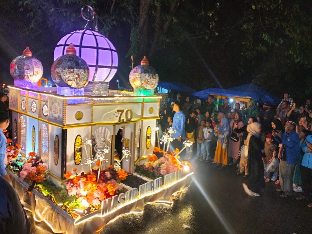 Warga di Langkat Turun ke Jalan Meriahkan Pawai Obor