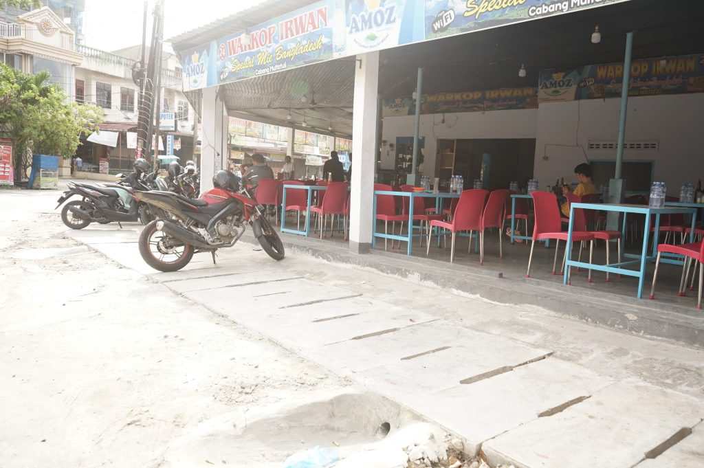 Aliran Drainase Jalan Gunung Mahameru Lancar