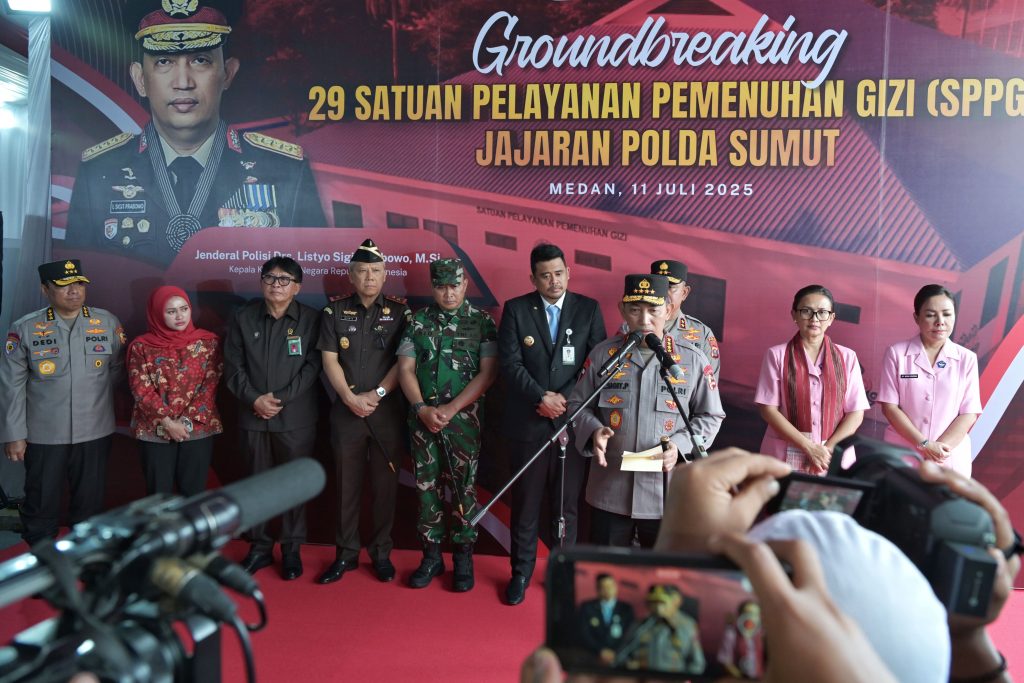 Bobby Nasution Dampingi Kapolri Peletakan Batu Pertama 29 Dapur Dukung MBG