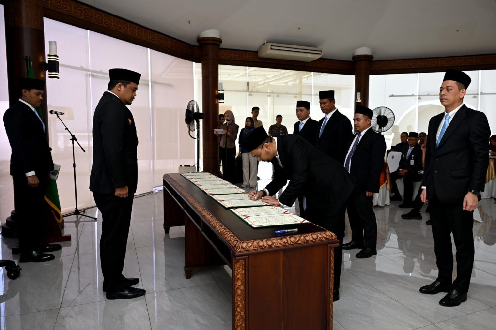 Bobby Nasution Lantik Direksi dan Komisaris Dua BUMD,